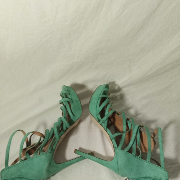 BUNDLE DEAL SIZE 9 SET OF 2 HIGH HEELS - Picture 6 of 8